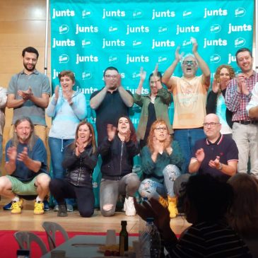 Més de 150 persones van omplir divendres la Sala Municipal Jaume Calveras en l’Acte Central pel Canvi a Vallbona!